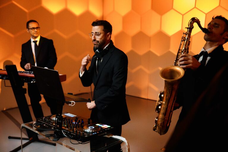 Hybrid DJ Band